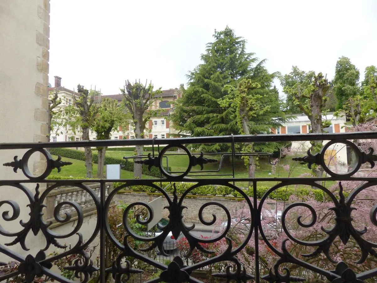 Hotel Des Thermes Bourbon-lʼArchambault